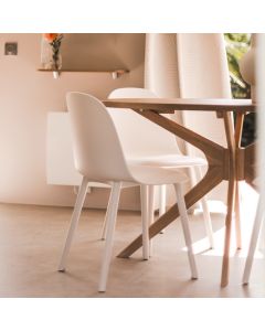 Chaise Maka