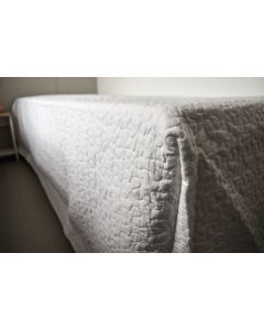 Dessus de lit 140x190 blanc avec passepoil noir